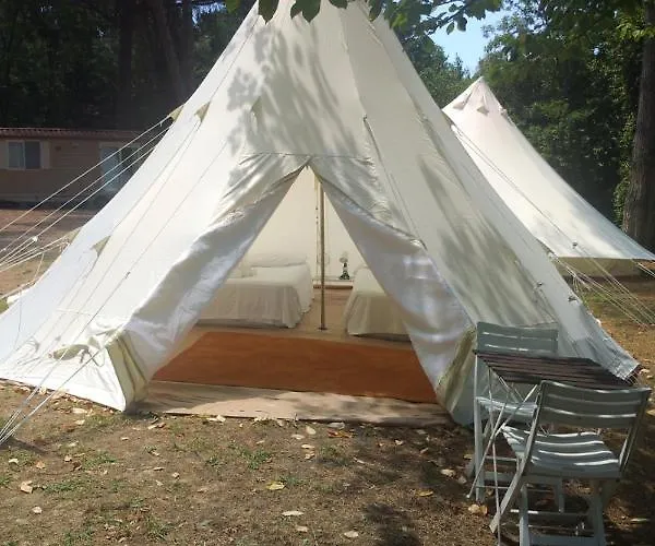 ホリデーパーク Toscana Village Montopoli in Val dʼArno