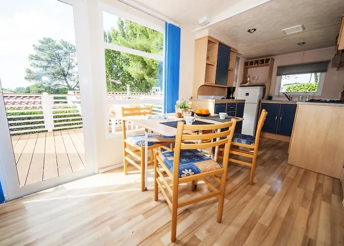 ホリデーパーク Toscana Village Montopoli in Val dʼArno