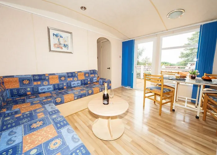 ホリデーパーク Toscana Village Montopoli in Val dʼArno